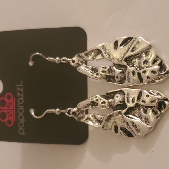 EARRINGS - Picture 3 of 4